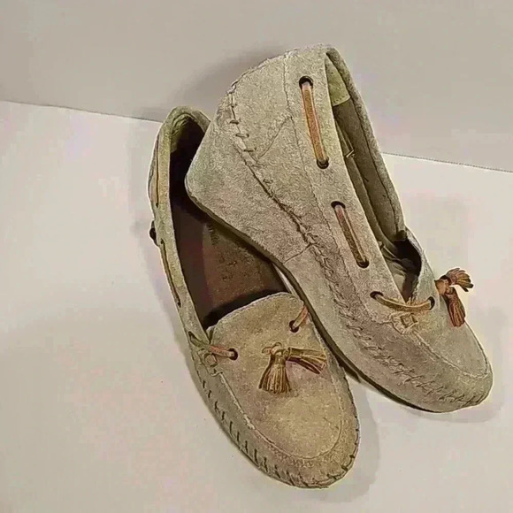 Soul of Africa womens shoe sz 8 mocassin  tan wedge tussle suede beige mocassin - Picture 1 of 13